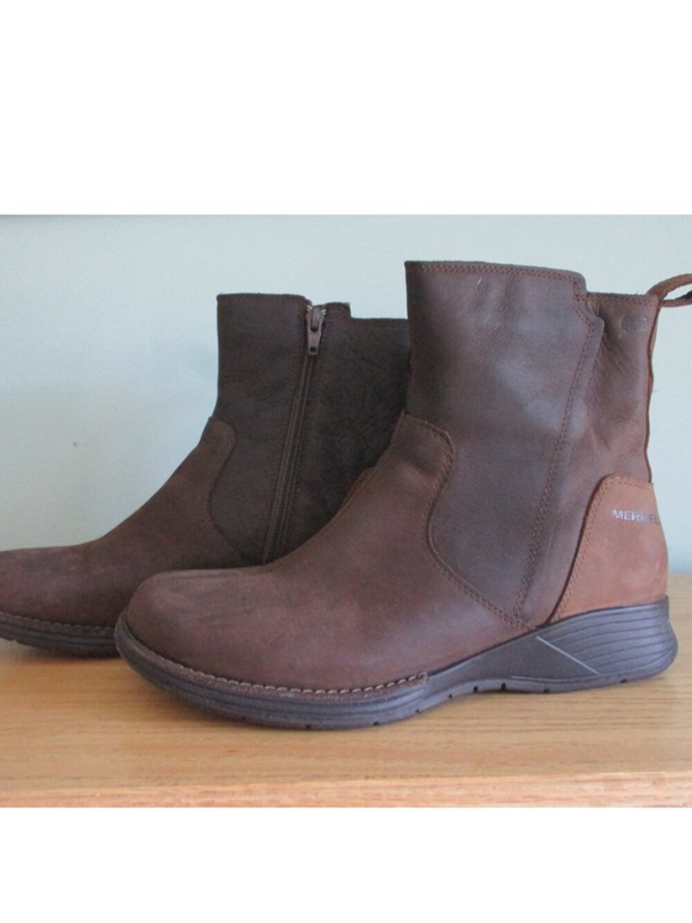 MERRELL brown leather boots SIZE 8